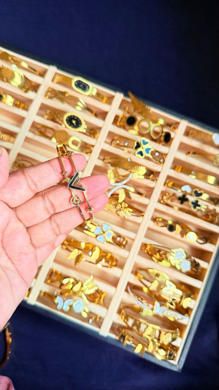 Luxury Butterfly Charm Adjustable Ring – Gold Plated Fashion Ring